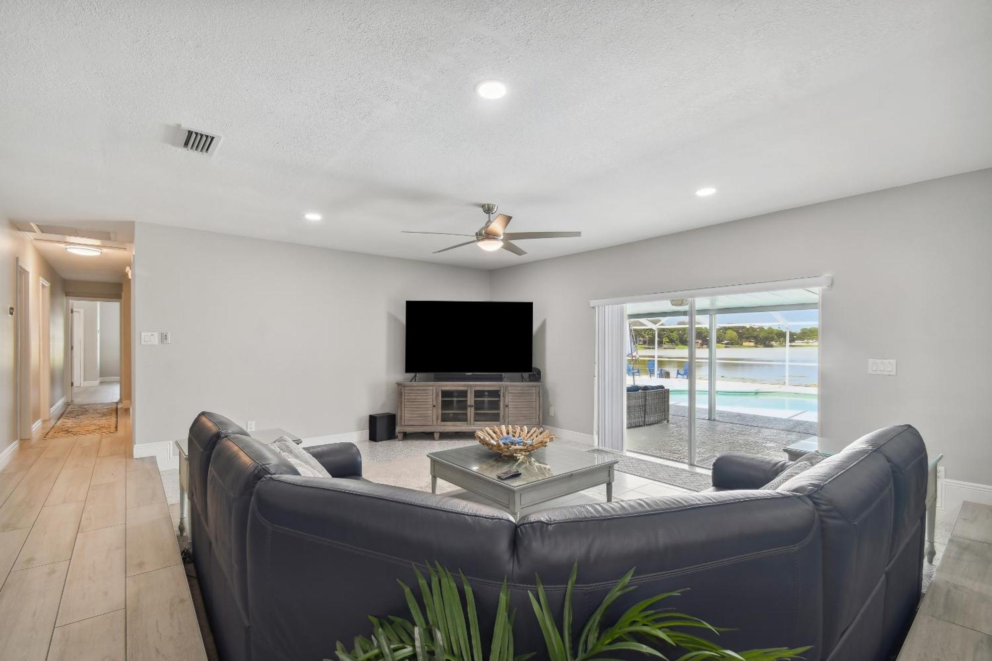 Lake House Westchase Area. Heated Pool Waterfront! 坦帕 外观 照片